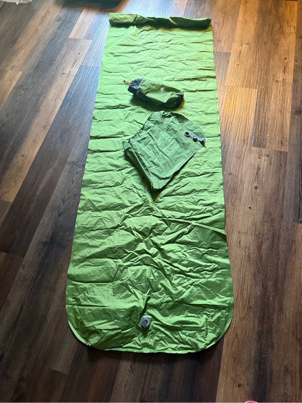 High sierra Lightweight Inflatable Sleeping Pad - Lime Green